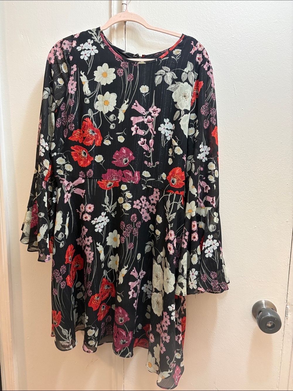 Donna Morgan Black Floral Long Sleeve Lined Dress Red and Pink Blooms Size 16